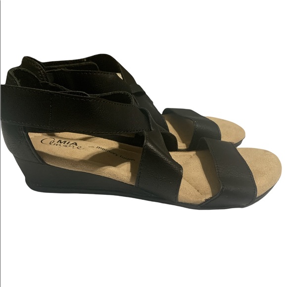 MIA Shoes - ❣️SOld❣️🔥MIA Amore Velcro  Black Sandals Size 6 SKU: 312